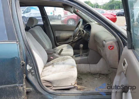 1996 Toyota Camry Dx/Le/Xle z USA, uszkodzony, nr VIN 4T1BG12K4TU724923